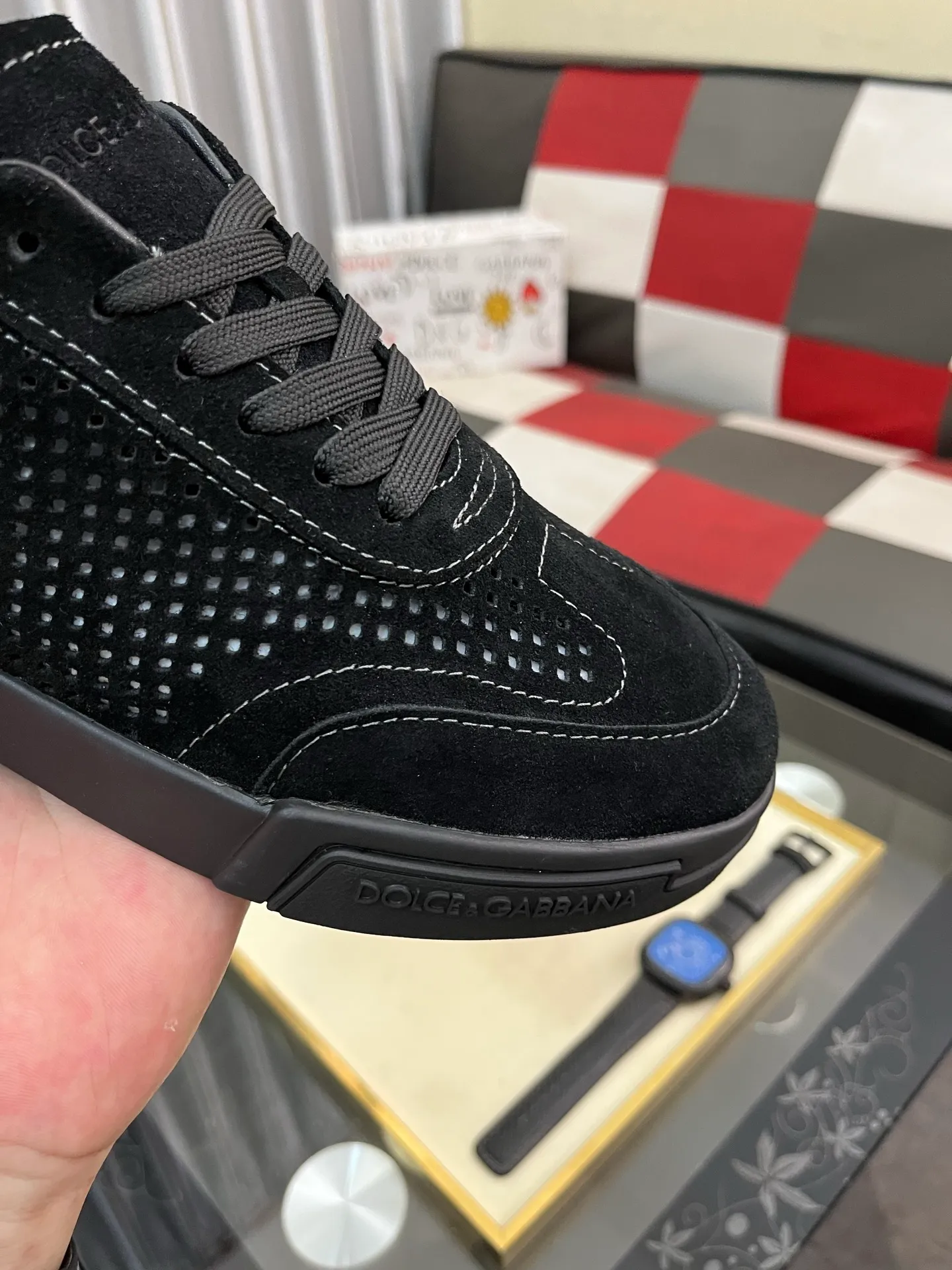 Men's shoes 💰440⌚️⌚️DG's latest popular 🔥🔥casual shoes, the tongue has the brand's iconic details, and the combination of silk cowhide and cow suede enhances the style. Fashionable and versatile, it can complement any look. Create an exquisite design with unique dynamic vitality and modern atmosphere, showing modern elegance. Size: 38-46